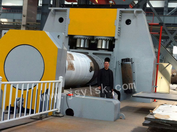 水平下調式卷板機